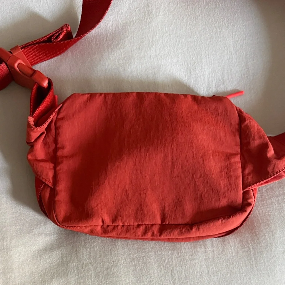 lululemon orange zip pouch bag - Picture 4 of 4